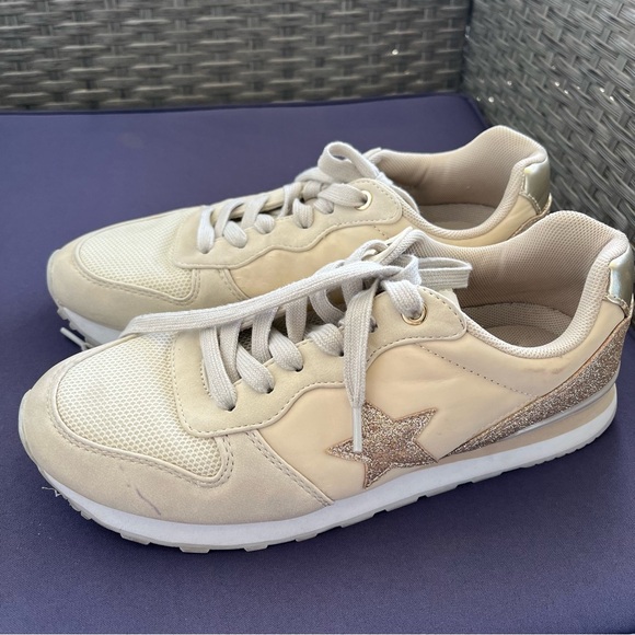 Vintage Havana Shoes - Vintage Havana Women's Washed Gold Glitter
Multi Ronit Star Lace-Up Sneakers SZ8